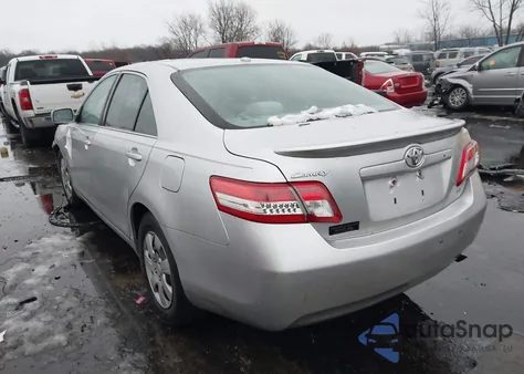2010 Toyota Camry Le z USA, uszkodzony, nr VIN 4T1BF3EK8AU069124
